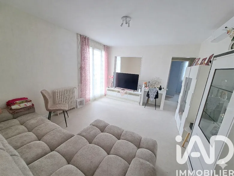 Appartement 3 pièces 67 m² · à Châteaudun · 67 m² · 64 000 €
