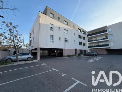 Apartment in Le Pontet (84130)