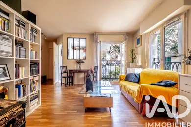 Apartment in Paris (75020)