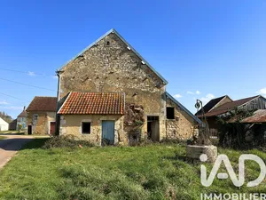 Maison de village à Etais-la-sauvin (89480)