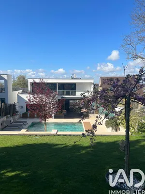 Maison d'architecte à Villevaudé (77410)