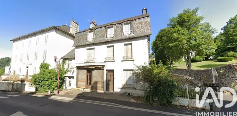Maison 10 pièces 271 m² · à Condat · 271 m² · 65 000 €