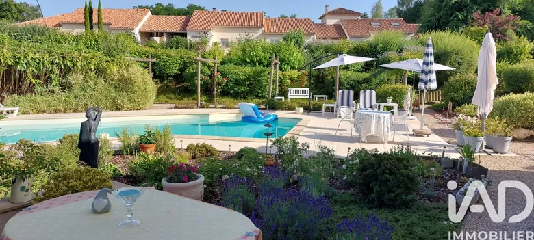 Maison 5 pièces 167 m² · à Rouzède · 167 m² · 288 500 €