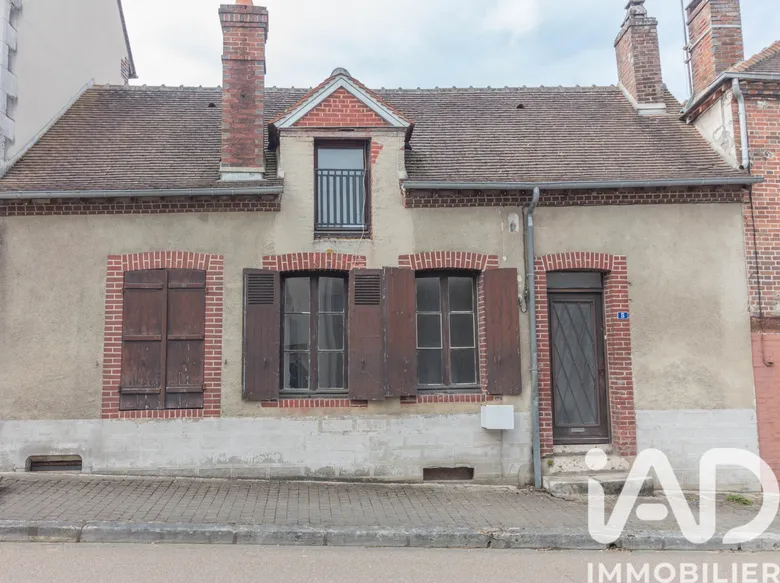 Maison 4 pièces 90 m² · à Rogny-les-Sept-Écluses · 90 m² · 46 000 €