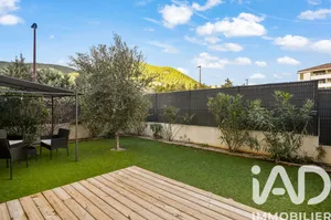 Appartement à cuges les pins  (13780)