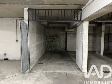 Parking in Paris (75014)