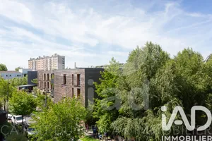 Apartment in Montreuil (93100)