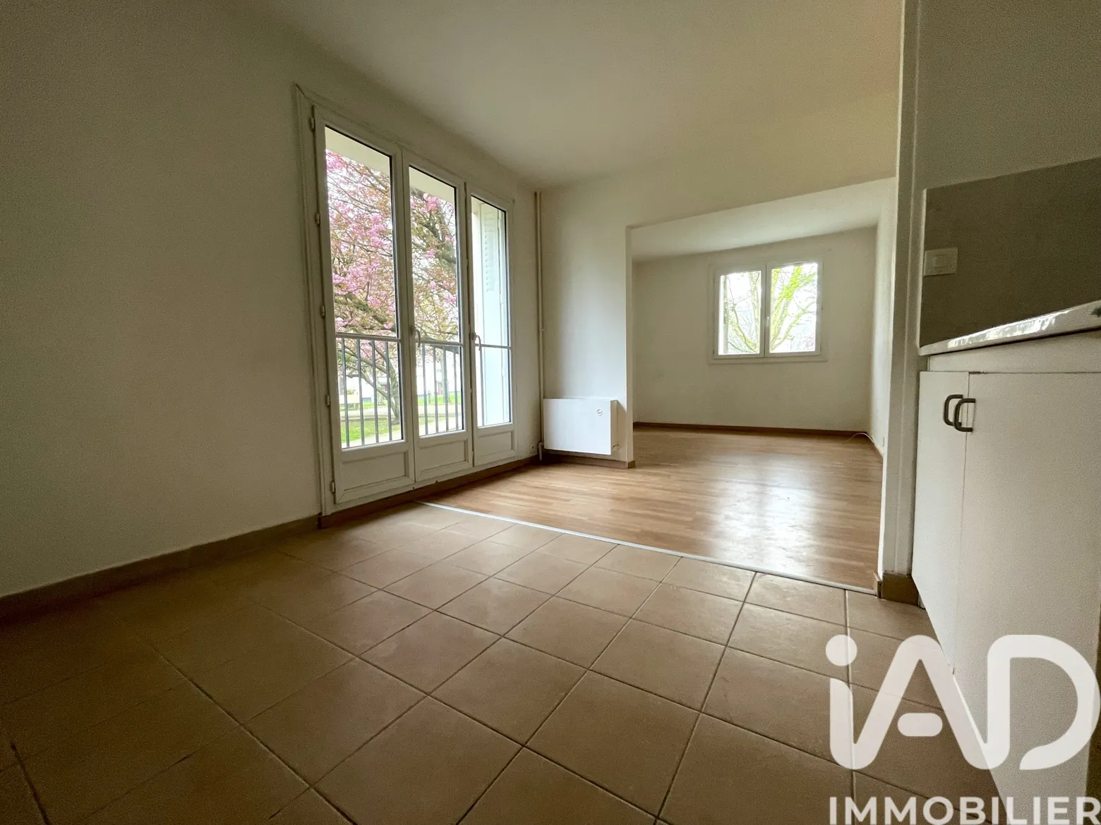 Vente appartement à Taverny (95150) : appartement 2 pièces 48 m² — 3