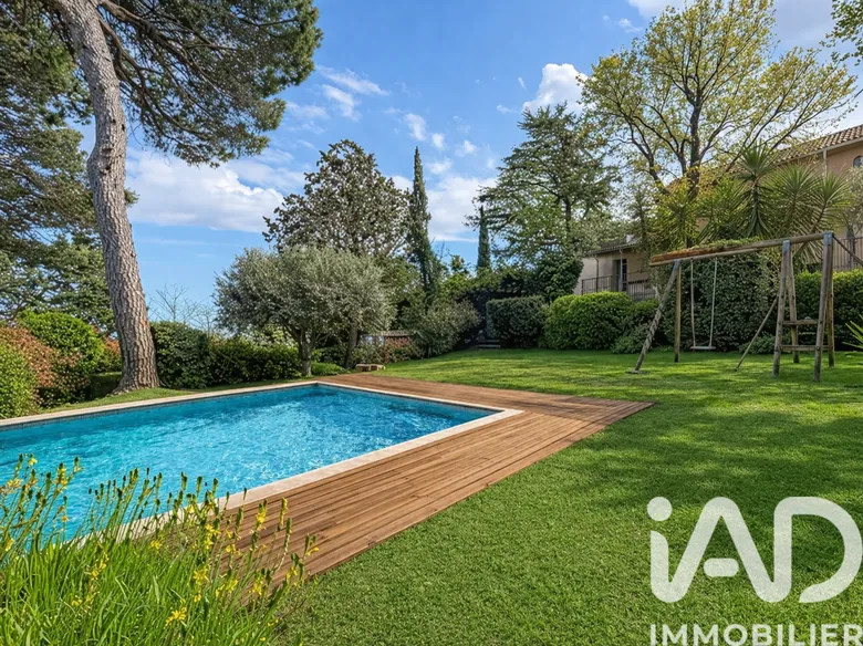 Maison 9 pièces 248 m² · à Ouveillan · 248 m² · 485 000 €