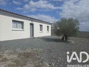 House in Jarnac-Champagne (17520)