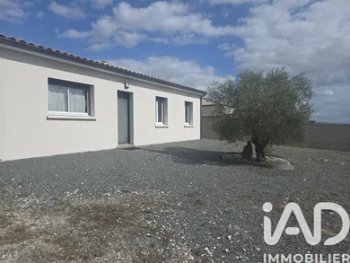 House in Jarnac-Champagne (17520)