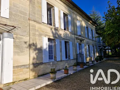 Maison de campagne à Saint-Magne-de-Castillon (33350)
