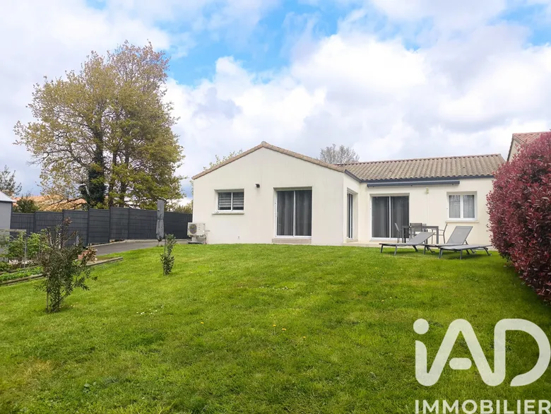Maison 5 pièces 105 m² · à Poiroux · 105 m² · 309 900 €