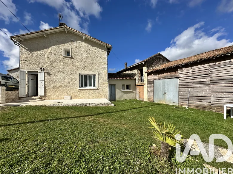 Maison 4 pièces 82 m² · à Les Adjots · 82 m² · 137 000 €