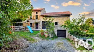 Maison traditionnelle à Saint-Jean-Soleymieux (42560)