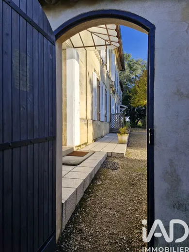 Domaine à Saint-Magne-de-Castillon (33350)