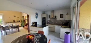 Architectural house in Roques (31120)