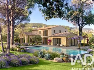 Terrain à Grimaud (83310)