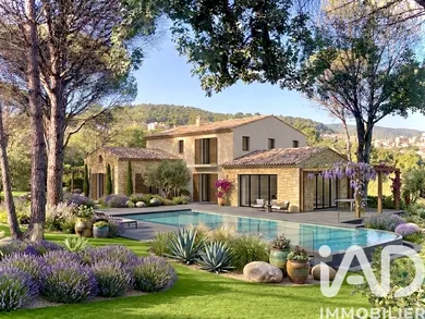 Terrain à Grimaud (83310)