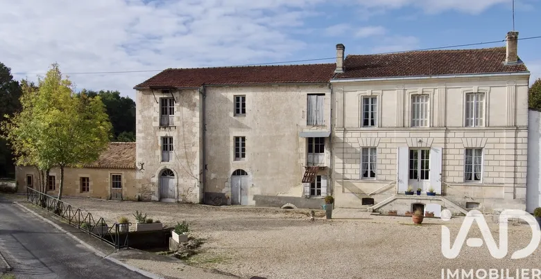 Maison 12 pièces 270 m² · à Val-de-Livenne · 270 m² · 622 000 €