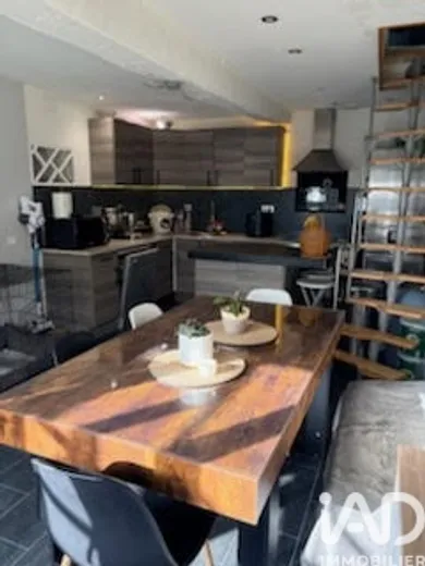 Maison à Saint-Martin-du-Tertre (89100)