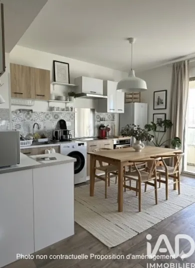 Apartment in Bordeaux (33100)