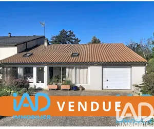 Maison de village à Fenioux (79160)