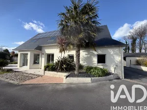 Architectural house in Saint-Évarzec (29170)