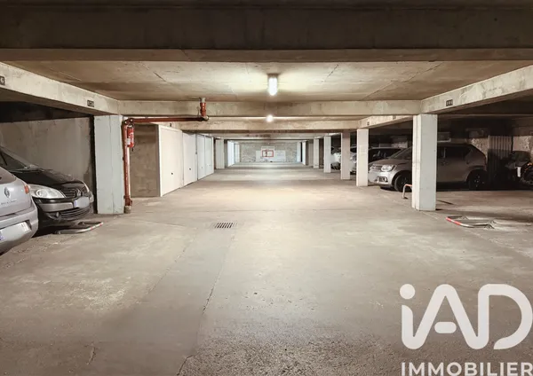 Parking à Paris (75011) photo 2