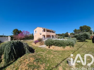 Maison traditionnelle à Aureille (13930)