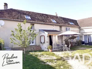 Longere in Jully-sur-Sarce (10260)