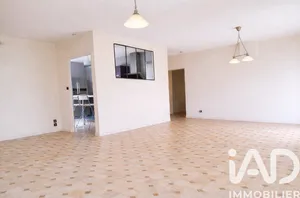 Maison traditionnelle à Les Églisottes-et-Chalaures (33230)