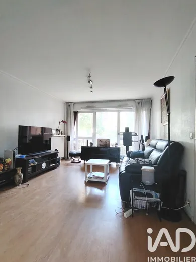 Apartment in Les Ulis (91940)