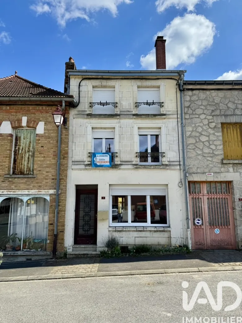 Maison 5 pièces 137 m² · à Grandpré · 137 m² · 70 000 €