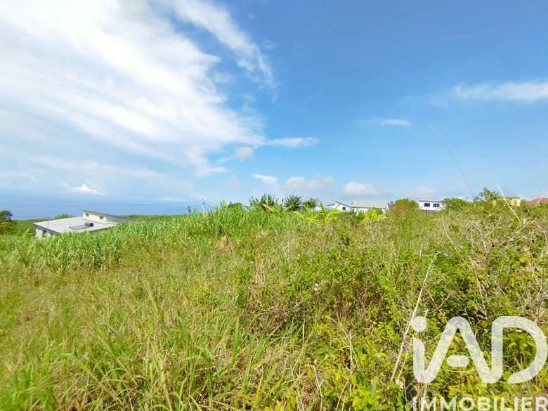 Terrain à bâtir à Saint-Joseph (97480) · 74 500 €