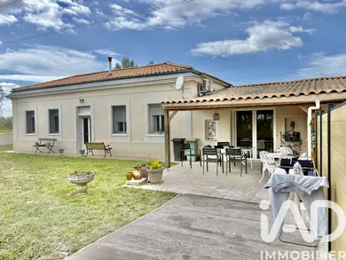 Traditional house in Ambès (33810)