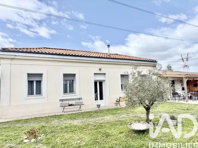 Traditional house in Ambès (33810)