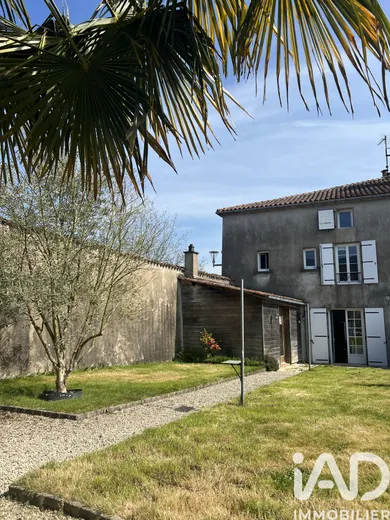 Townhouse in La Forêt-sur-Sèvre (79380)
