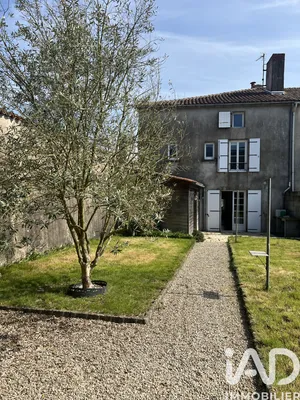 Maison de ville à La Forêt-sur-Sèvre (79380)