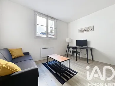 Apartment in Paris (75011)