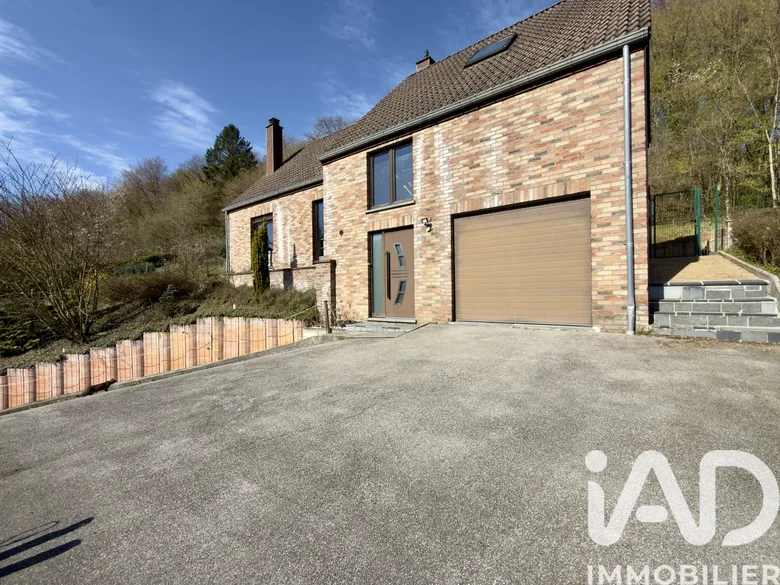 Maison 8 pièces 140 m² · à Thil · 140 m² · 439 000 €
