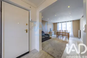 Apartment in Thiais (94320)