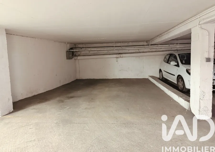 Parking à Paris (75011) photo 3