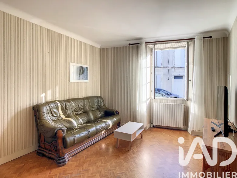 Maison 6 pièces 135 m² · à Rouillac · 135 m² · 125 000 €