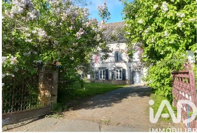 Maison de village à Saint-Victor-la-Rivière (63790)