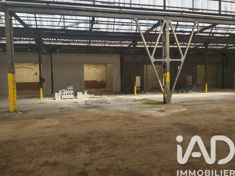 Parking 196 m² · à Roubaix · 196 m² · 156 000 €
