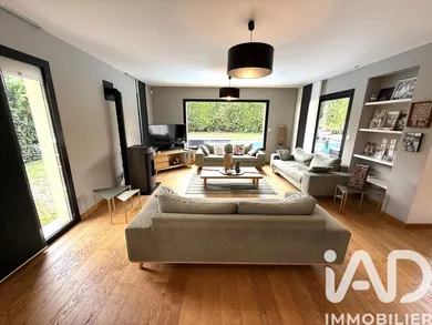 Architectural house in Taissy (51500)