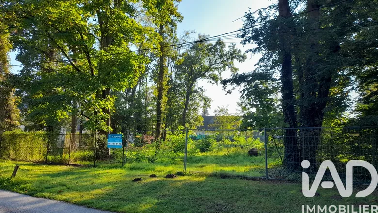 Terrain à bâtir à Gouvieux (60270) · 375 000 €