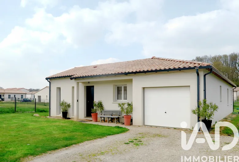 Maison 6 pièces 110 m² · à Saint-Julien-l'Ars · 110 m² · 293 000 €