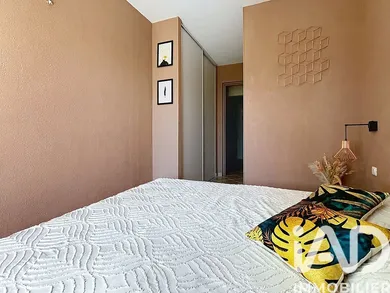 Apartment in Hyères (83400)